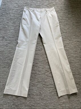 Excellent condition Women’s Brooks Brothers beige chinos Size 10